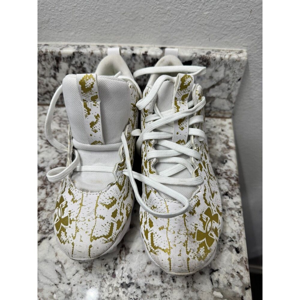 Under Armour Leadoff RM Jr Youth Baseball Cleats White Gold Size 2Y